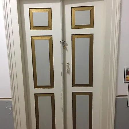 Hayat Alti Ayvalı